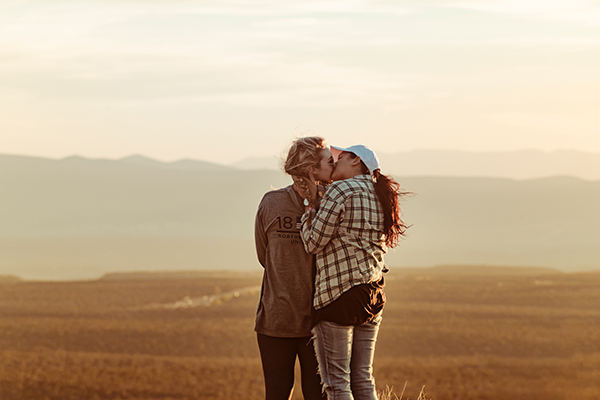 Advantages of a Delayed Honeymoon